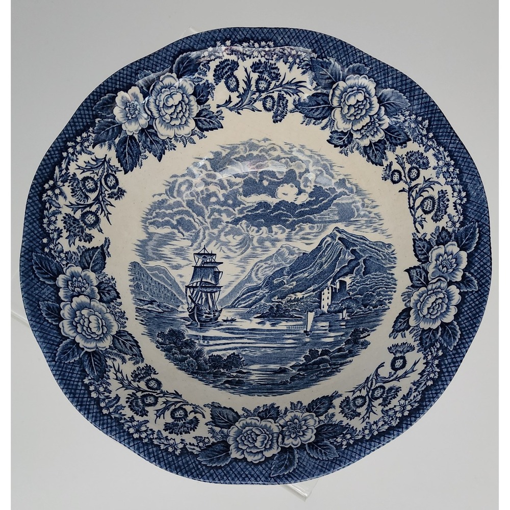 Vtg Royal Warwick Lochs of Scotland Loch Oich Serving Bowl Blue White 8.5" VGC